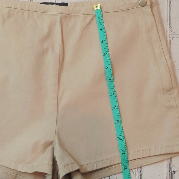 Forever 21 Shorts Size 30 - Picture 5 of 7